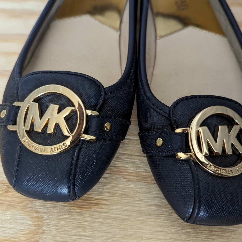 Michael Kors Black Women's Shoes - Picture 5 of 6